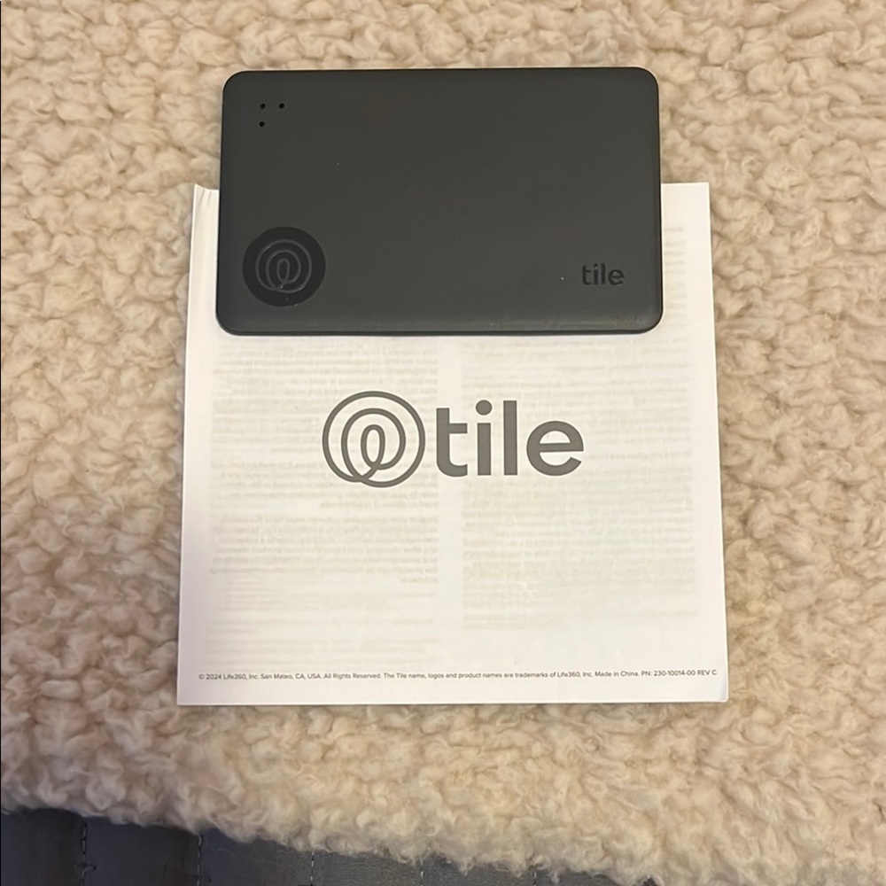 Tile Slim Bluetooth Tracker - Black